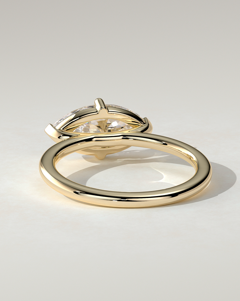 River East-West Round Ring