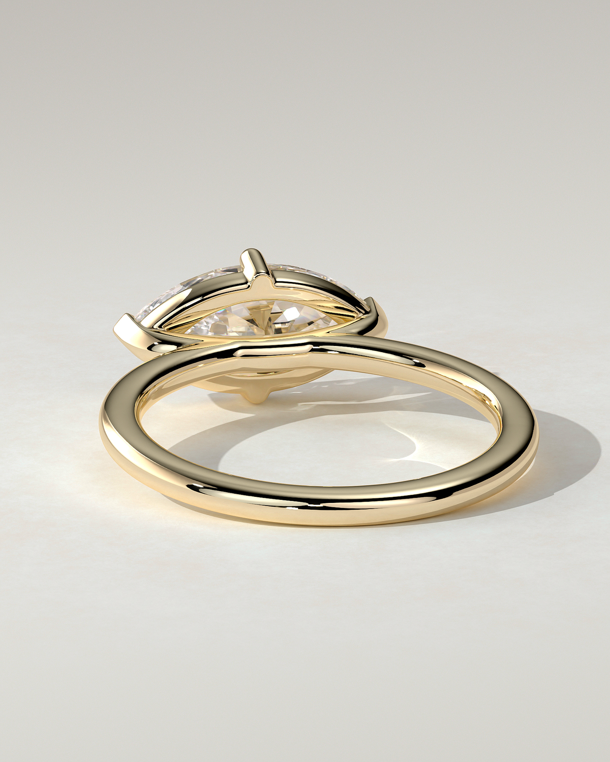 River East-West Round Ring