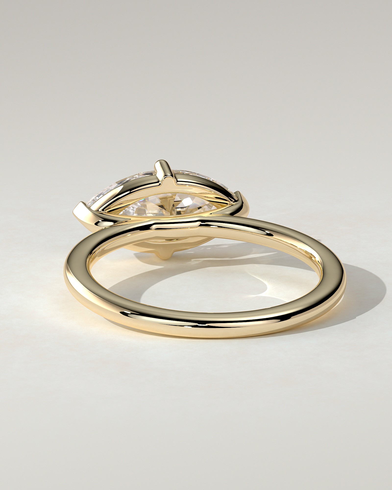 River East-West Round Ring