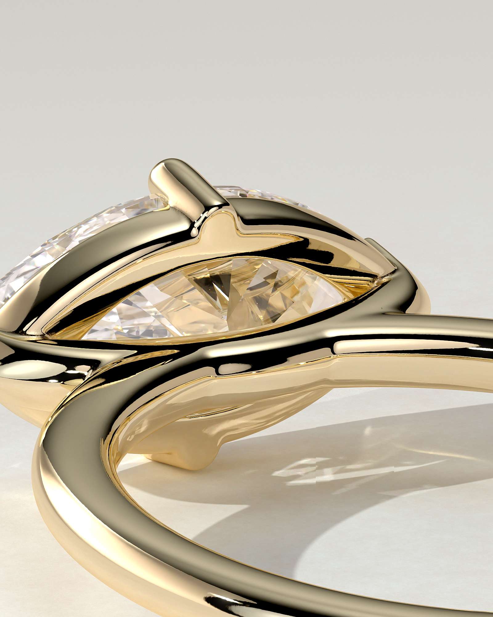 River East-West Round Ring