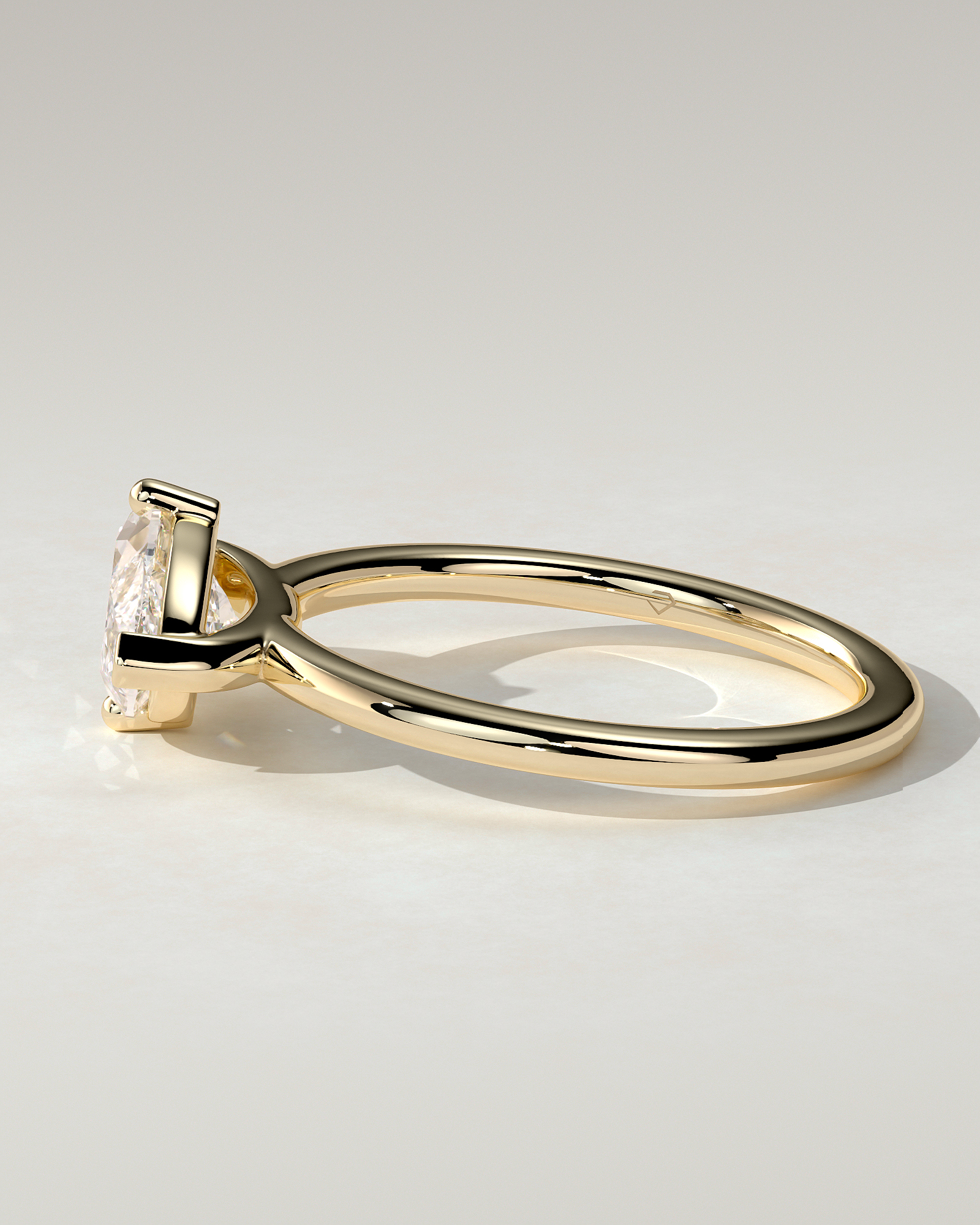 River East-West Round Ring