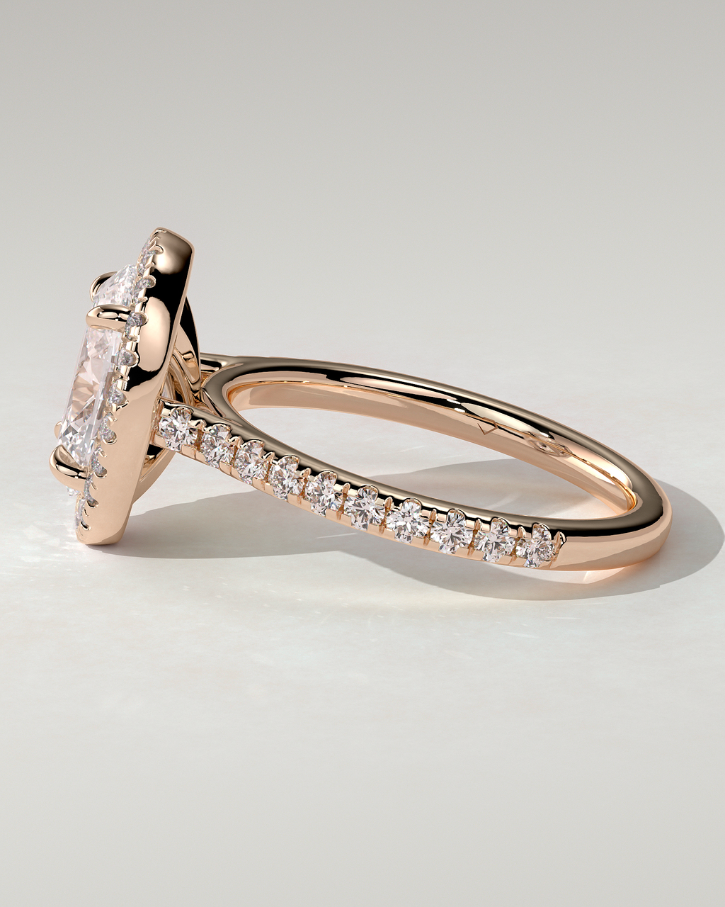 Sally Halo Oval Ring