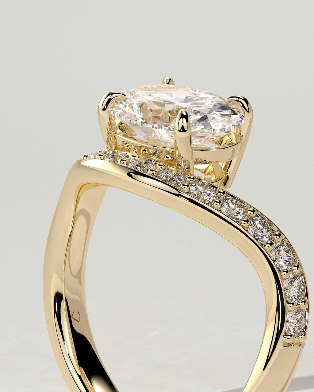 Shelly East-West Round Ring