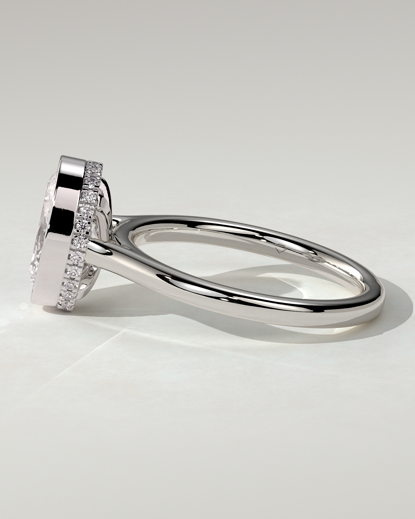 Sierra Bezel Round Ring