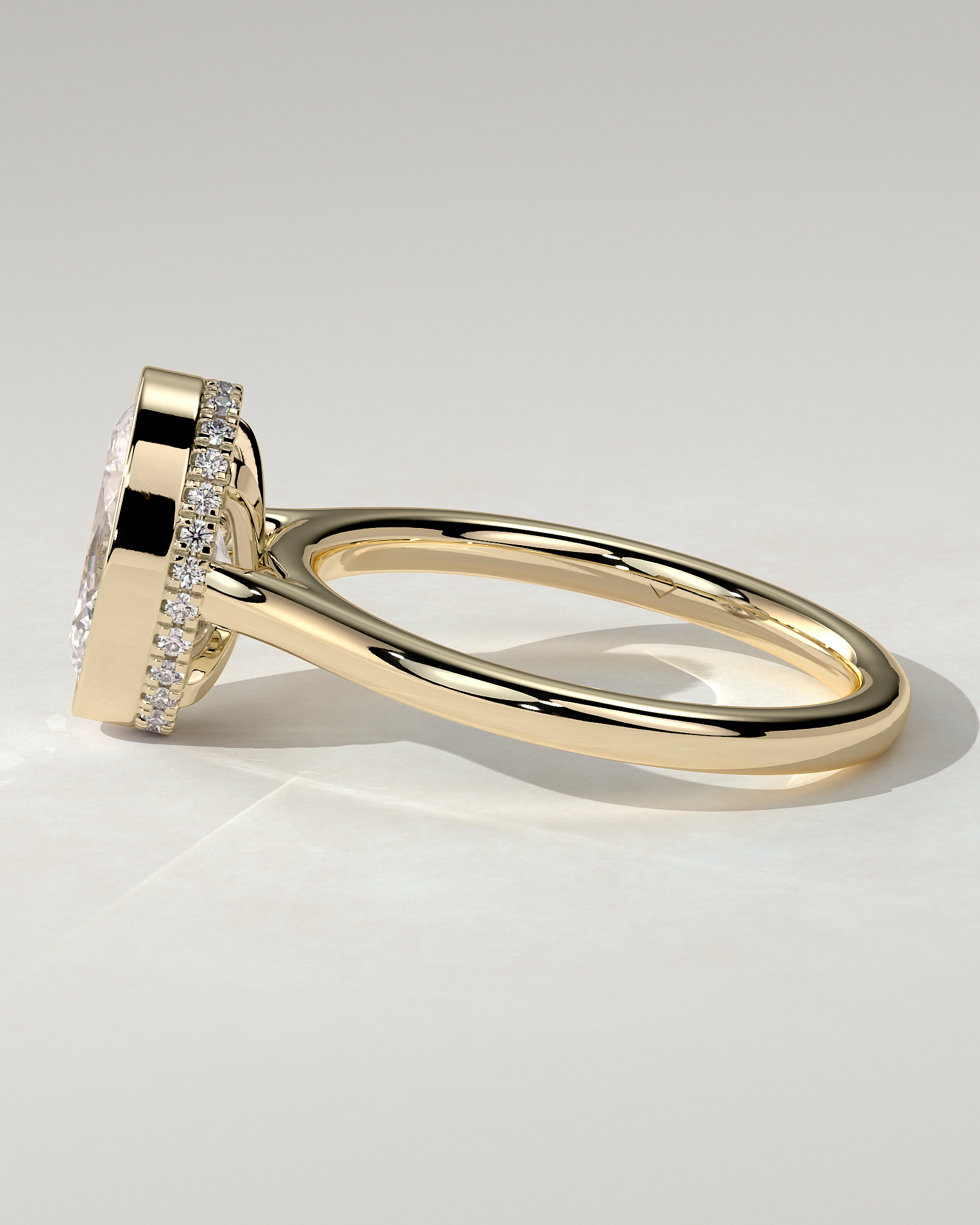 Sierra Bezel Round Ring