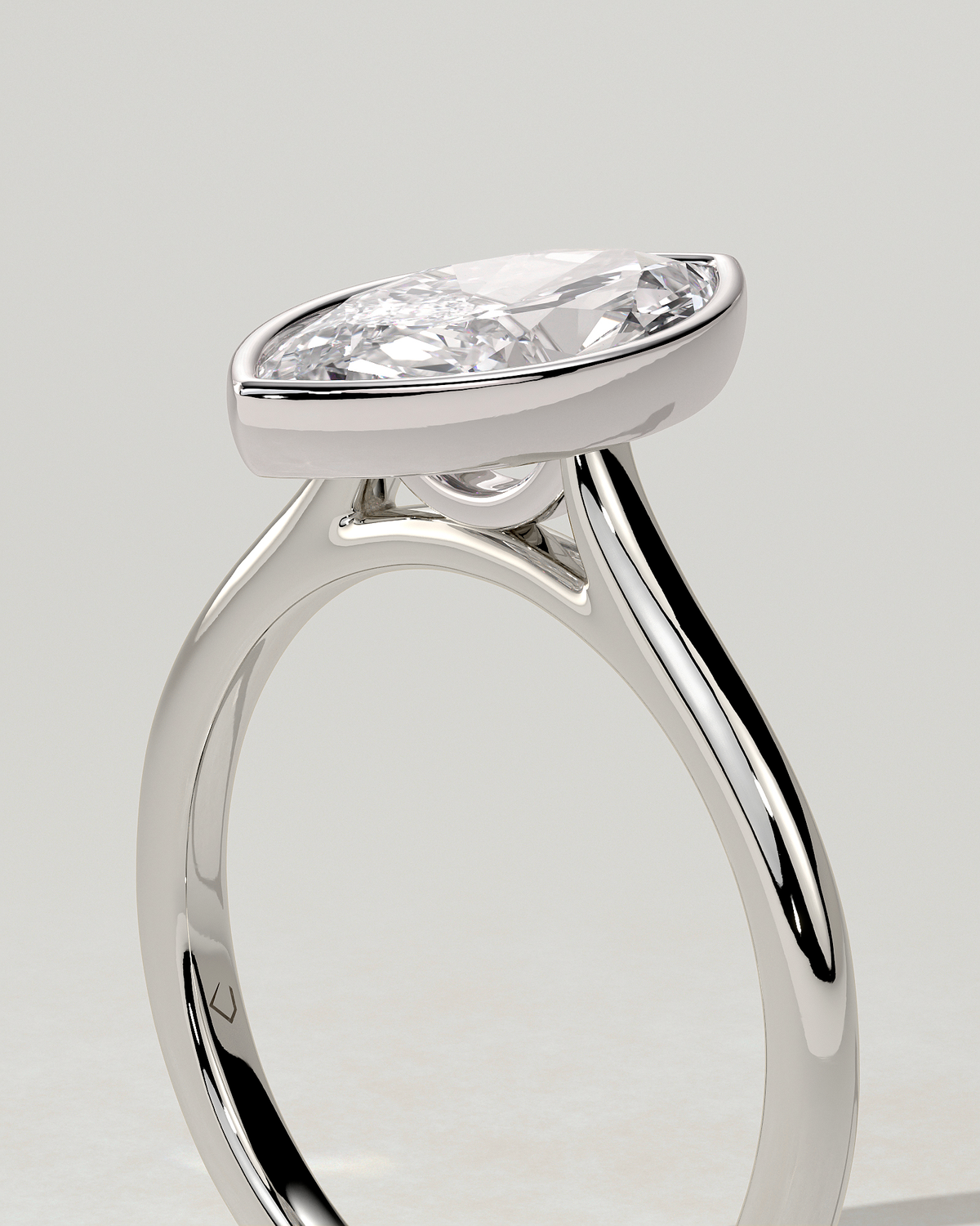 Stella Bezel Round Ring