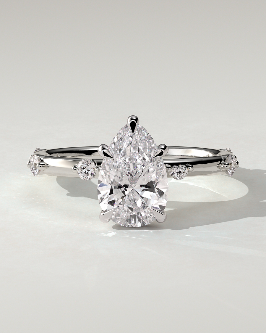 amora-solitaire-pear