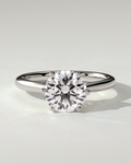 delilah-solitaire-round
