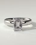 kate-solitaire-emerald
