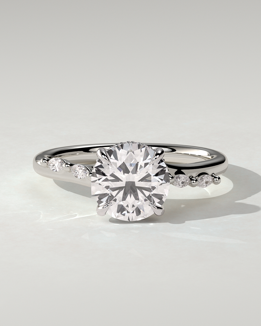 leslie-solitaire-round