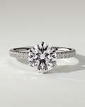 naomi-solitaire-round