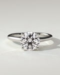 noelle-solitaire-round