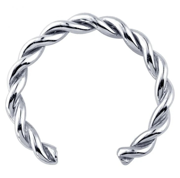 Sovereign Ear Piercing Elegance - Twisted Band Ear
